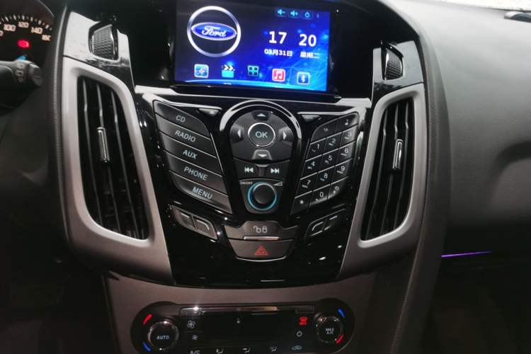 Used Ford Focus 2012 Hatchback 1.6L Automatic Fashion Edition
