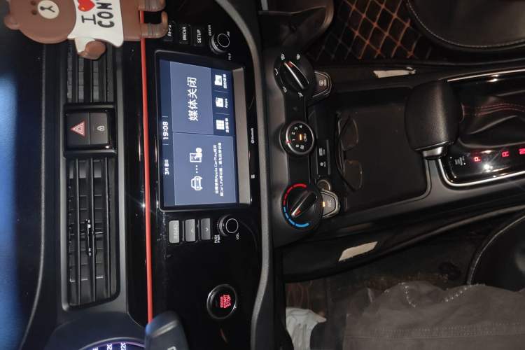 Used Kia KX Cross 2017 1.4L AT GLS