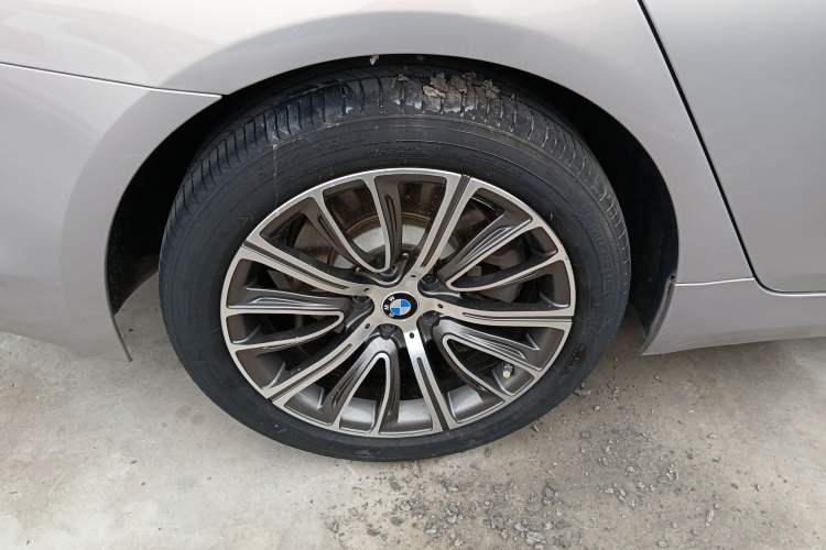 Used BMW 5 Series 2018 Revised Version 530Li Leading Edition Luxury Package Right Rear Wheel Hub