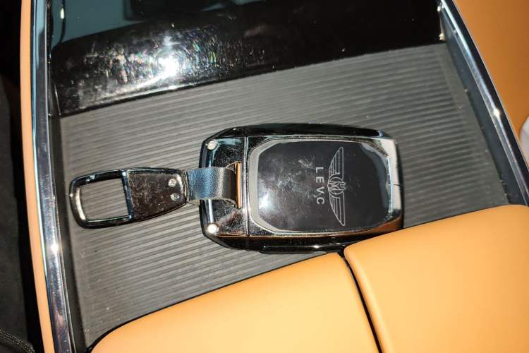 Used Geely Galaxy LEVC L380 2024 140-Degree 8-Seater Four-Wheel Drive Max