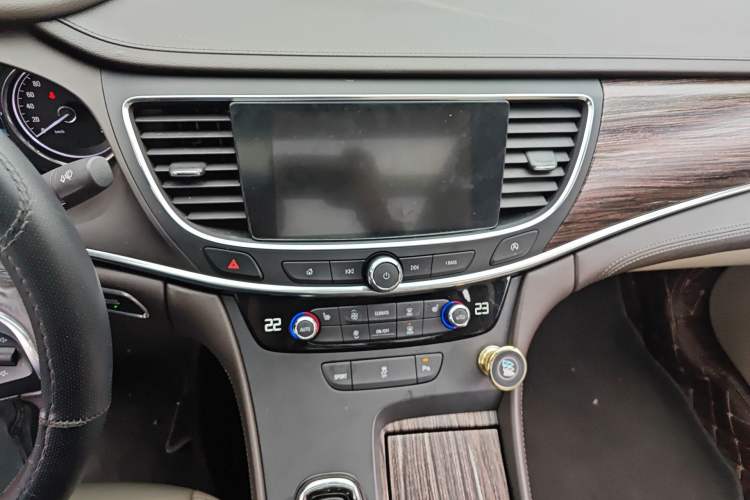 Used Buick LaCrosse 2018 20T Leading Model
