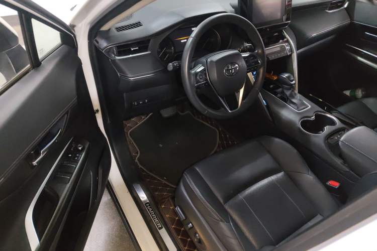 Used Toyota Harrier 2022 2.0L CVT Two-Wheel Drive Luxury Edition Driver Seat