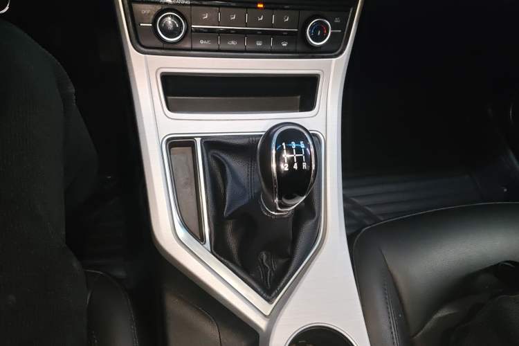 Used Geely Auto Vision 2018 1.5L Manual Happiness Edition Gear Lever