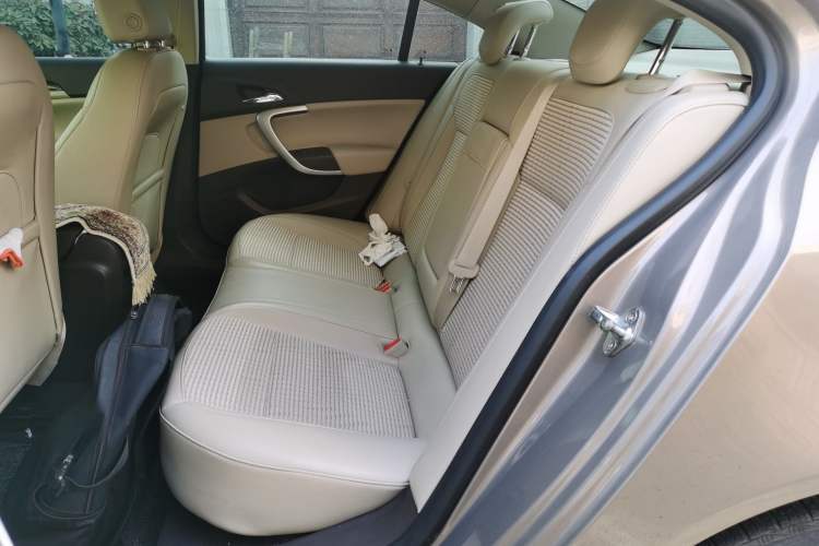 Used Buick Regal 2015 2.0L Leading Fashion Edition