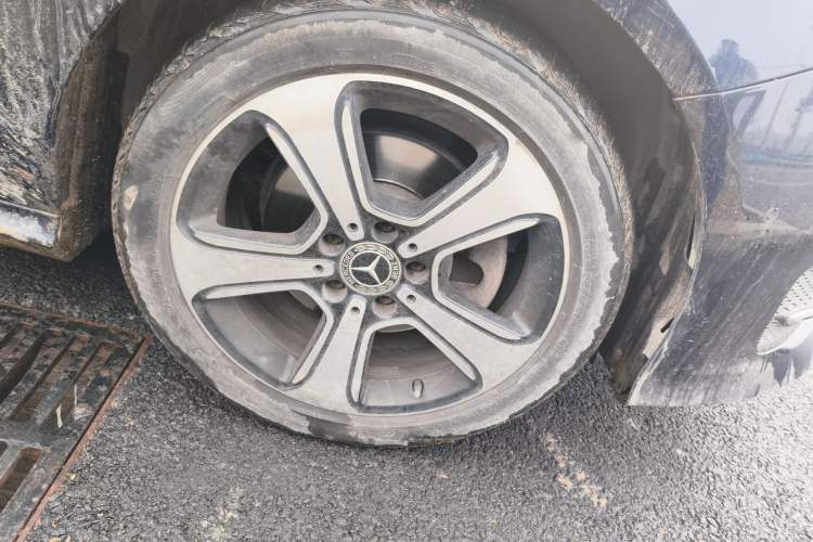 Used Mercedes-Benz B-Class 2018 B 200 Fashion Model Right Front Wheel Hub