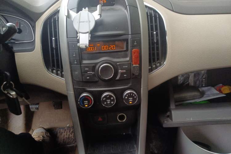 Used Baojun 630 2013 1.5L manual standard version