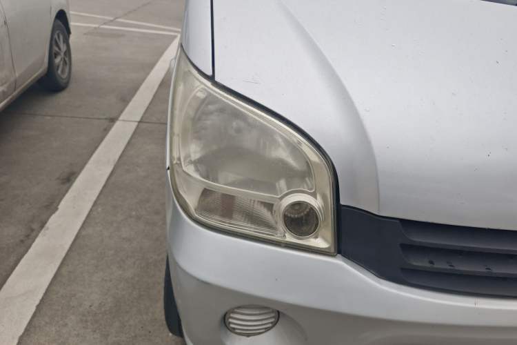 Used Wuling Zhiguang 2010 1.0L New Edition Practical Version with Extended Body L2Y Right Front Headlight