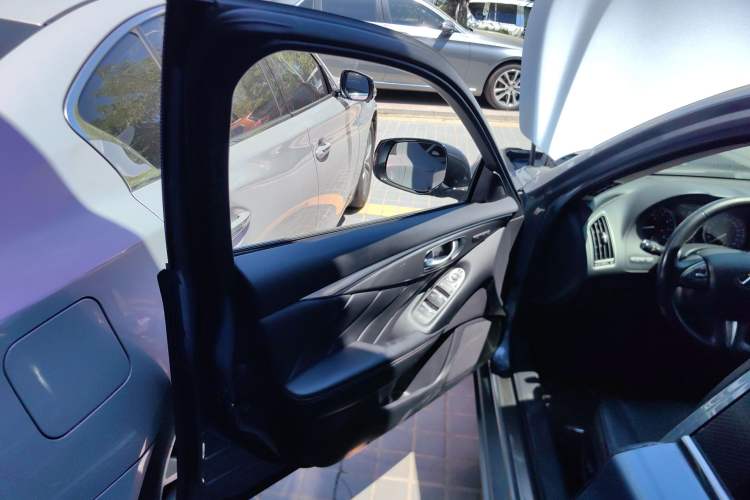 Used Infiniti Q50 2014 2.0T Luxury Edition