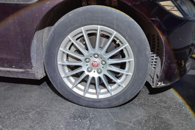 Used Jaguar XFL 2017 XFL 2.0T 200PS Luxury Edition Right Front Wheel Hub