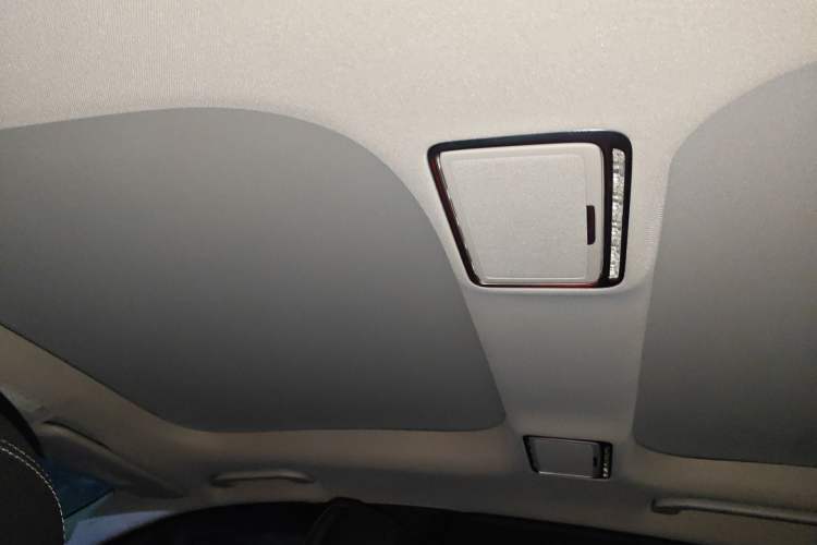 Used Mercedes-Benz E-Class 2016 E 300 L Sport Luxury Model Headliner