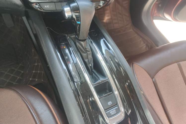 Used Honda Vezel 2015 1.5L CVT two-wheel drive Comfort trim