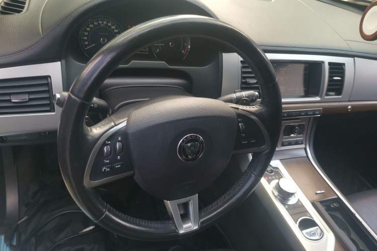 Used Jaguar XF 2015 XF 2.0T Prestige Edition Steering Wheel