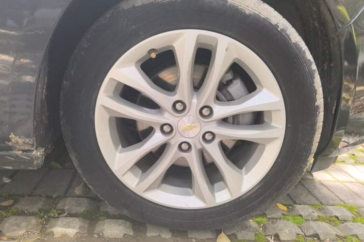 Used Chevrolet Malibu XL 2018 530T Automatic RuiChi Edition Right Front Wheel Hub