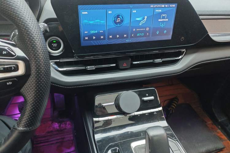 Used Wuling Victory 2020 1.5T CVT Flagship Edition Audio And AC Panel