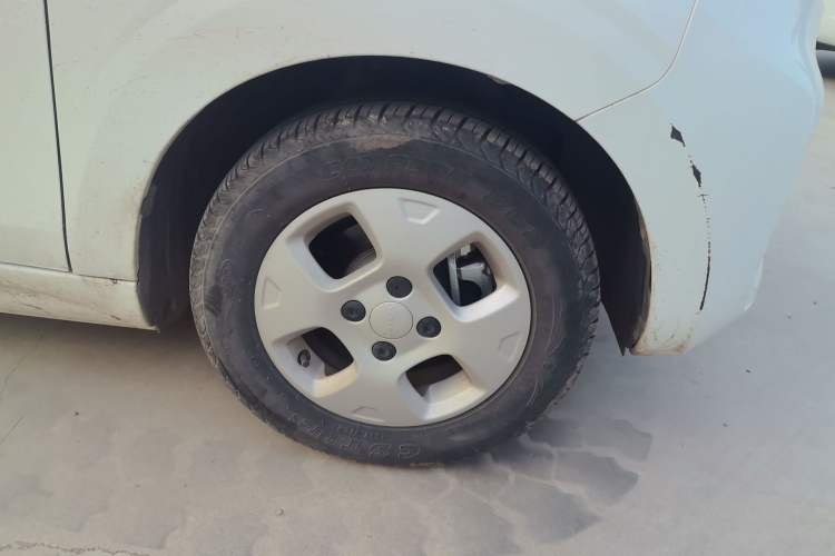 Used Roewe Clever 2021 302 km New Four-Seater Super-Efficient Version