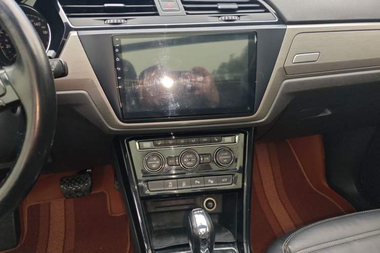 Used Volkswagen Touran 2016 Volkswagen Touran L 280TSI DSG Luxury Edition