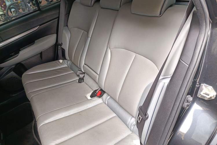 Used Subaru Outback 2014 2.5i Yashang Deluxe Edition
