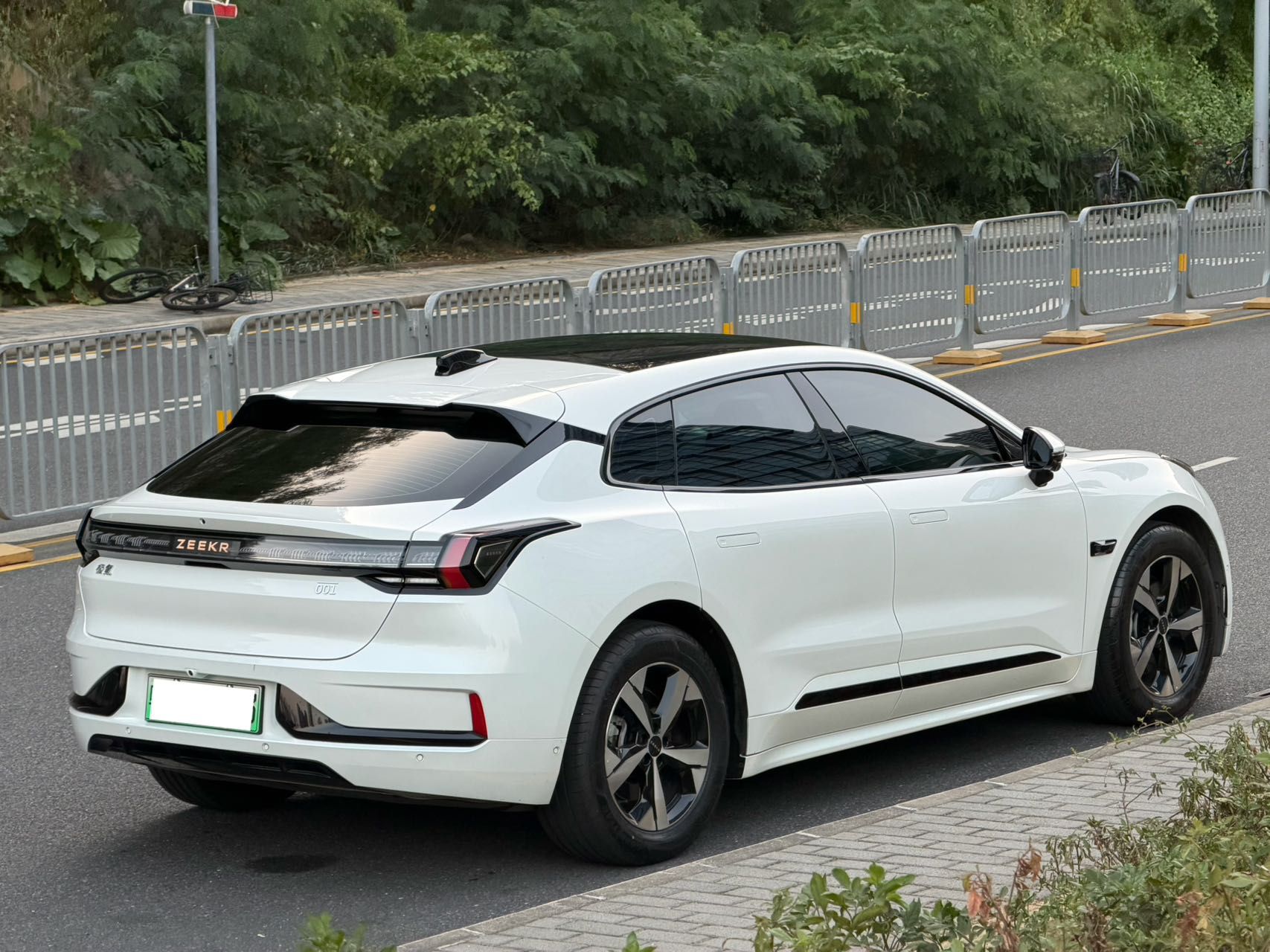 Zeekr 001 2023 WE Edition 100 kWh — снимка 6