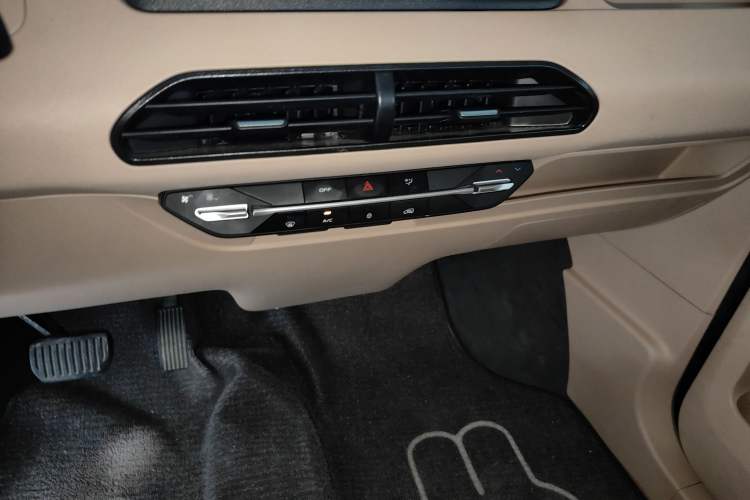 Used Geely Galaxy Panda 2023 Panda Mini 200km Endurance Bear
