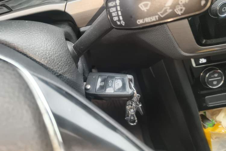 Used Volkswagen Touran 2016 Volkswagen Touran L 280TSI Manual Comfort Edition
