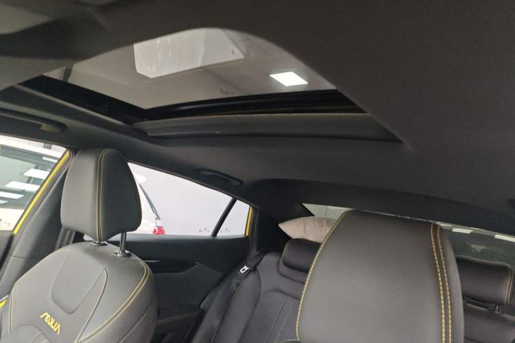 Used Dongfeng Aeolus Yixuan 2021 230T Automatic Hunter Edition Headliner
