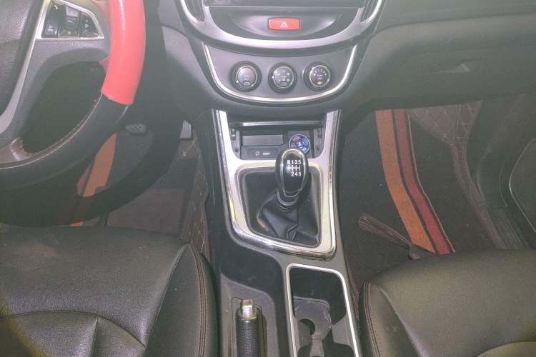 Used Baojun 560 2016 1.8L Manual Comfort Edition