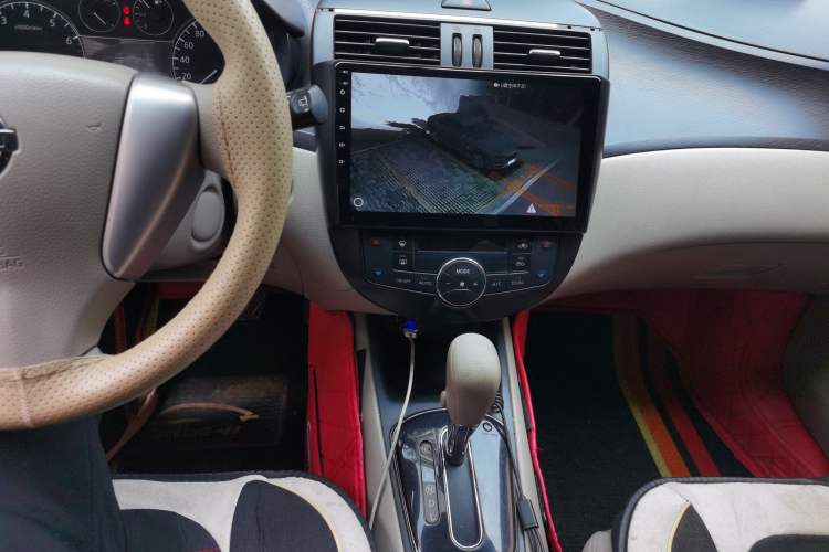 Used Nissan Tiida 2014 1.6L CVT Cool Cafe Edition Audio And AC Panel