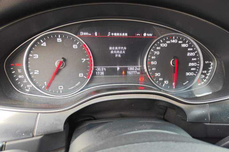 Used Audi A6L 2014 TFSI Standard Model Odometer Close Up