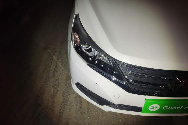 Used Zotye Z300 2014 New Vision 1.5L Manual Luxury Model
