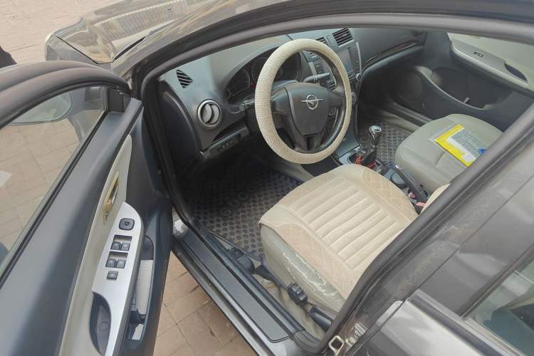 Used Haima Fumei 2011 1.6L Manual Comfort Edition Driver Seat