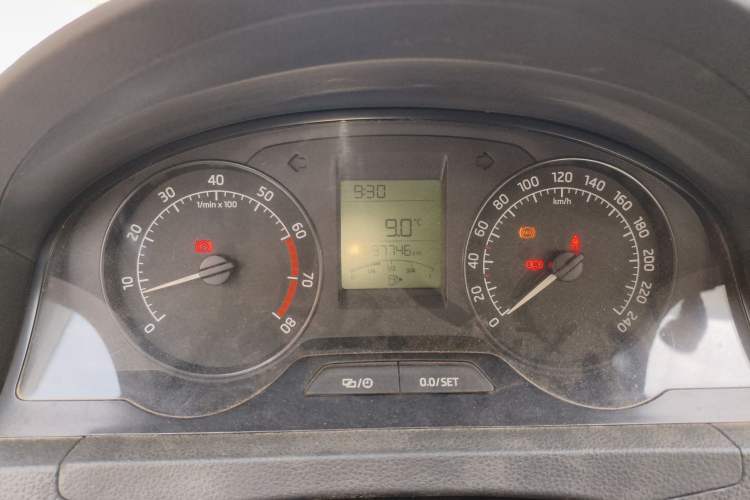 Used Skoda Rapid 2016 1.6L Manual Front-Wheel-Drive Version
