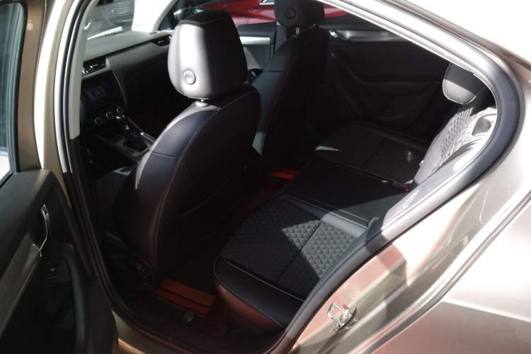 Used Skoda Octavia 2019 TSI230 DSG Smart & Comfort Edition China VI Standard
