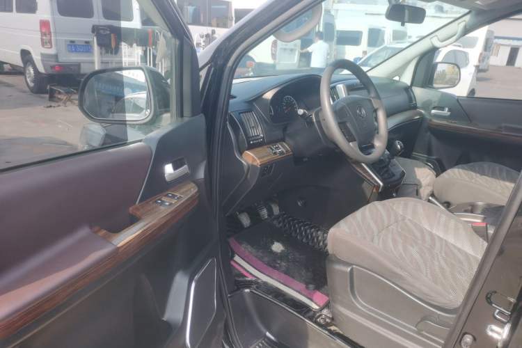 Used FORTHING Lingzhi PLUS 2021 2.0L Manual Comfort Version 7 Seats