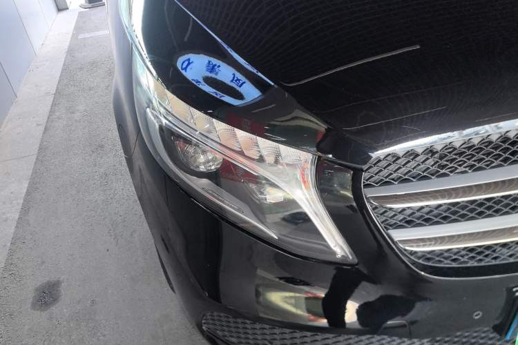 Used Mercedes-Benz V-Class 2020 V 260 Avantgarde Edition Right Front Headlight