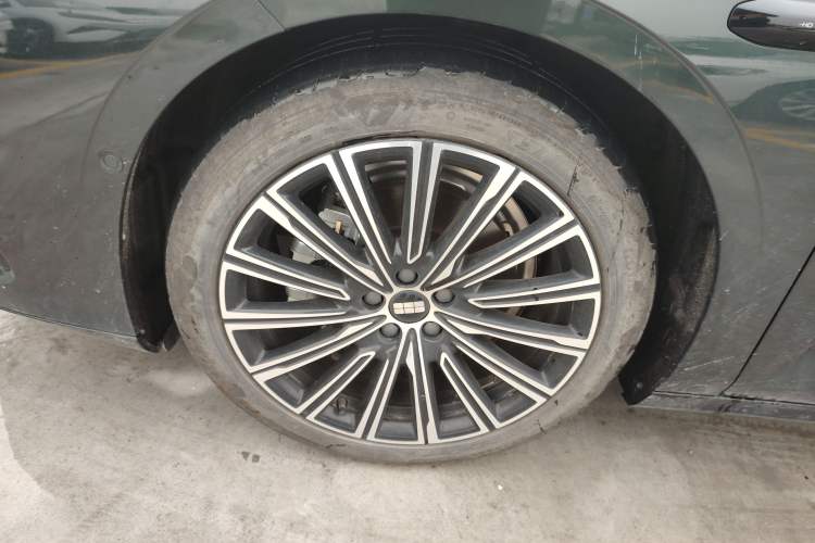 Used Geely Galaxy 8 2025 130km EM-P Starship Edition Exterior 4