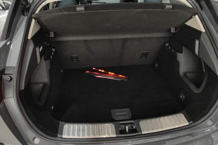 Used Lynk & Co 06 2020 1.5T YAO Halo Trunk