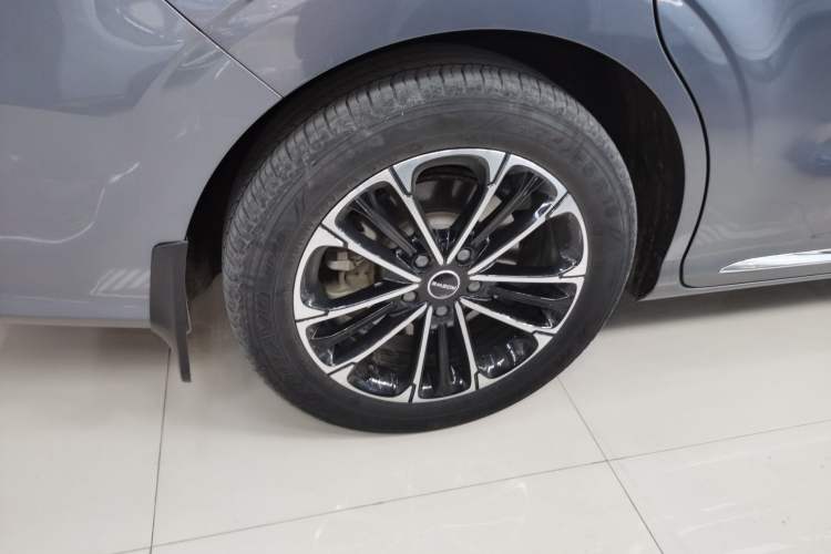 Used Roewe iMAX8 2021 Model 400TGI Exclusive Version for Key Accounts
