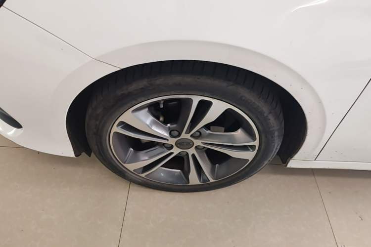Ojetý Geely Auto Binray 2020 1.4T CVT Asian Games Edition