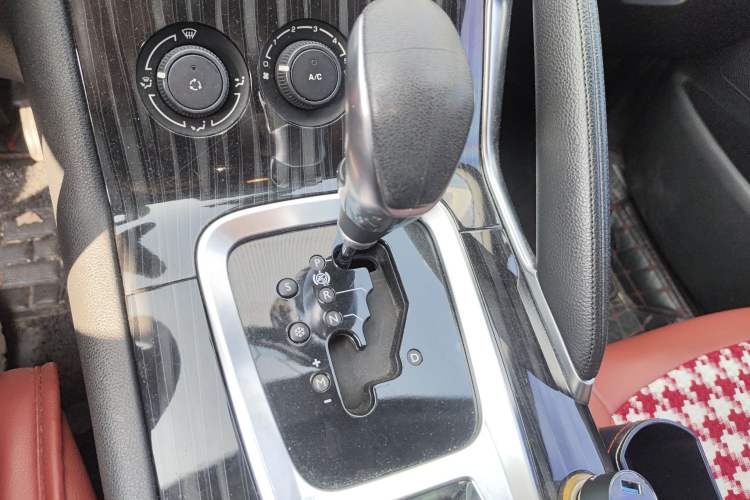 Used Peugeot 3008 2015 1.6THP Automatic Classic Edition