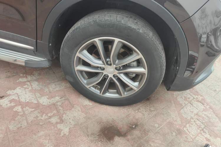Used Geely Auto Emgrand X7 Sport 2018 1.8TD Automatic Two-Wheel Drive Smart Connect 4G Internet Edition Right Front Wheel Hub