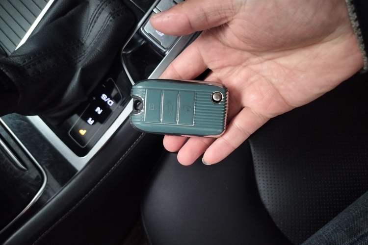 Used Roewe RX8 2019 30T Smart Connectivity Two-Wheel Drive Supreme Flagship Edition
