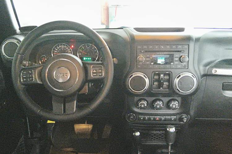 Used Jeep Wrangler 2015 3.0L Sahara Four-Door Comfort Edition