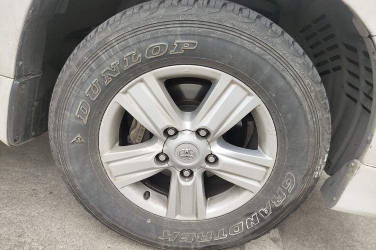 Used Toyota Land Cruiser 2015 4.0L V6 Middle East Limited Edition Right Front Wheel Hub