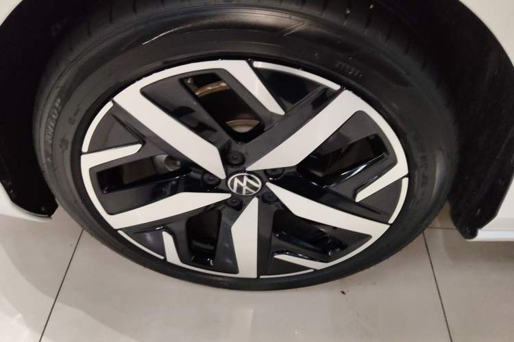 Used Volkswagen Lamando 2024 Lavida L 280TSI DSG Cool & Spicy Edition Left Front Wheel Hub