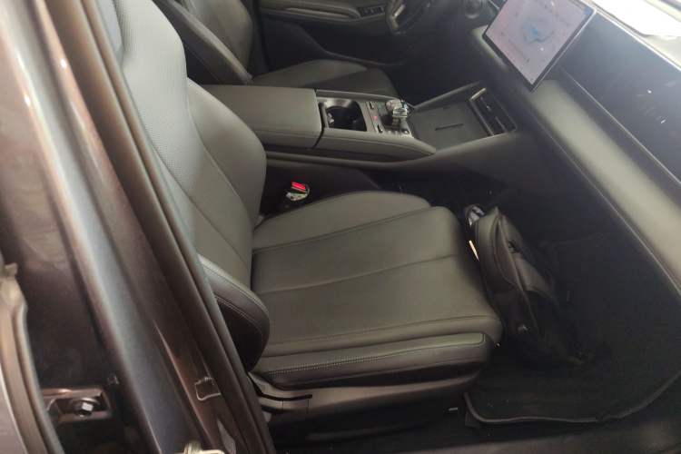 Used BYD Qin L 2025 DM-i Smart Drive 120KM Leading Model