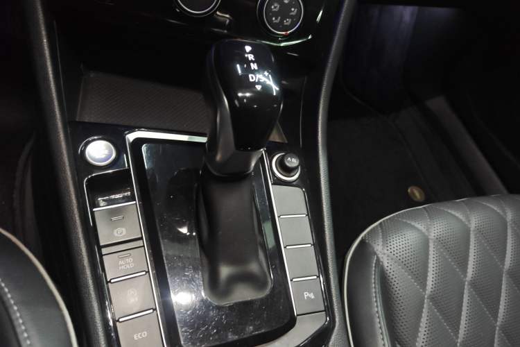 Used Volkswagen Sagitar 2023 280TSI DSG Beyond Lite Edition Gear Lever