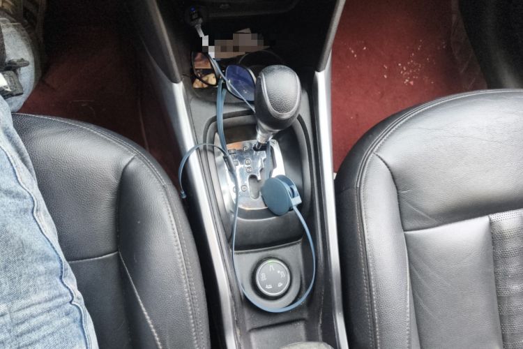 Used Peugeot 2008 2015 1.6THP Automatic Navigation Edition Gear Lever