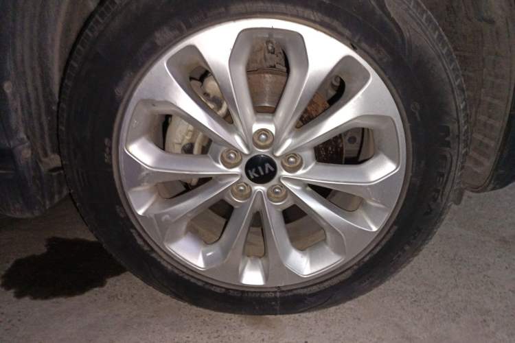Used Kia Sorento 2013 2.4L 5-seat Gasoline Luxury Edition Right Front Wheel Hub