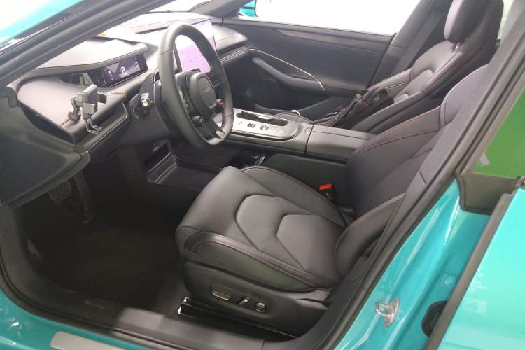 Used Xiaomi Auto SU7 2024 Rear-Drive Long-Range Intelligent Driving Version Left Front Seat