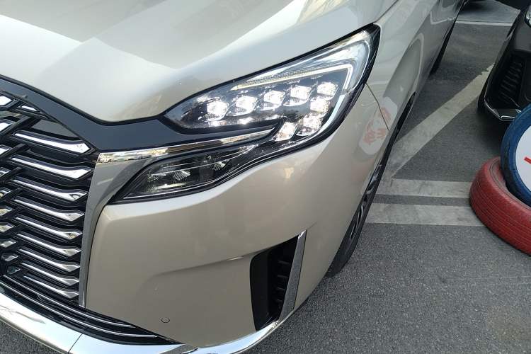 Used Buick GL8 2023 ES Lu Zun Deluxe Model
